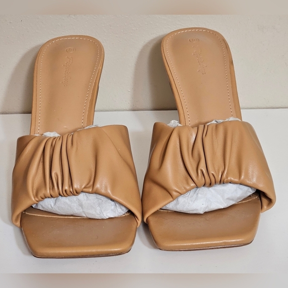 Piepiebuy 3" light brown slip on leather heel women's size 10 - Picture 6 of 8